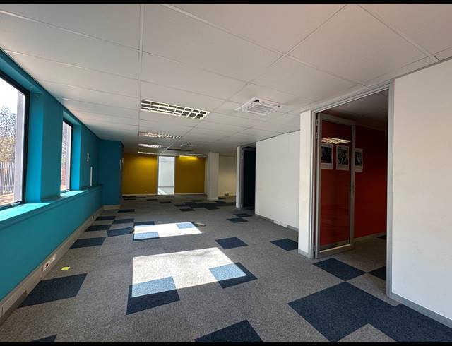 304M² OFFICE TO LET IN SANDTON CENTRAL